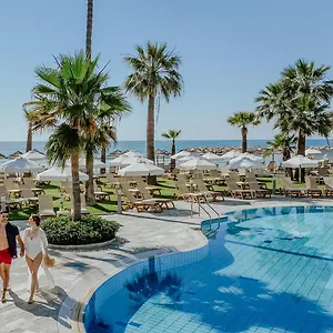 Complex Golden Bay, Larnaca