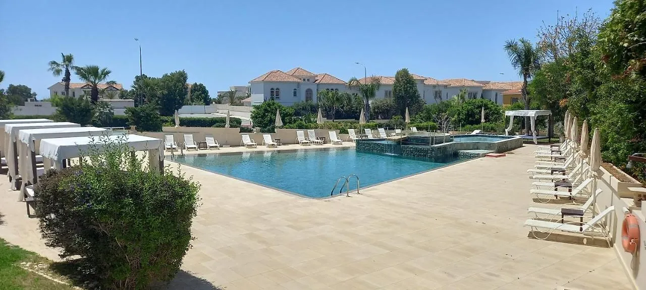 E-Hotel Larnaca Resort & Spa Perivólia