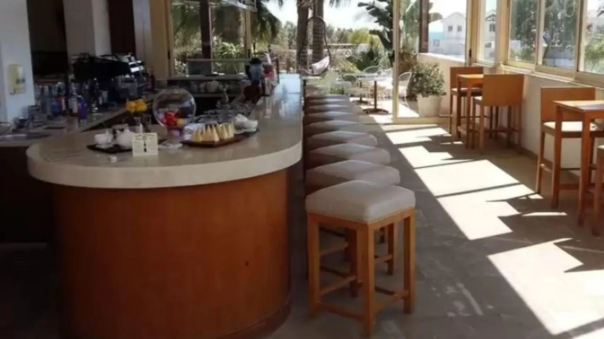 Szálloda E-Hotel Larnaca Resort & Spa Perivólia