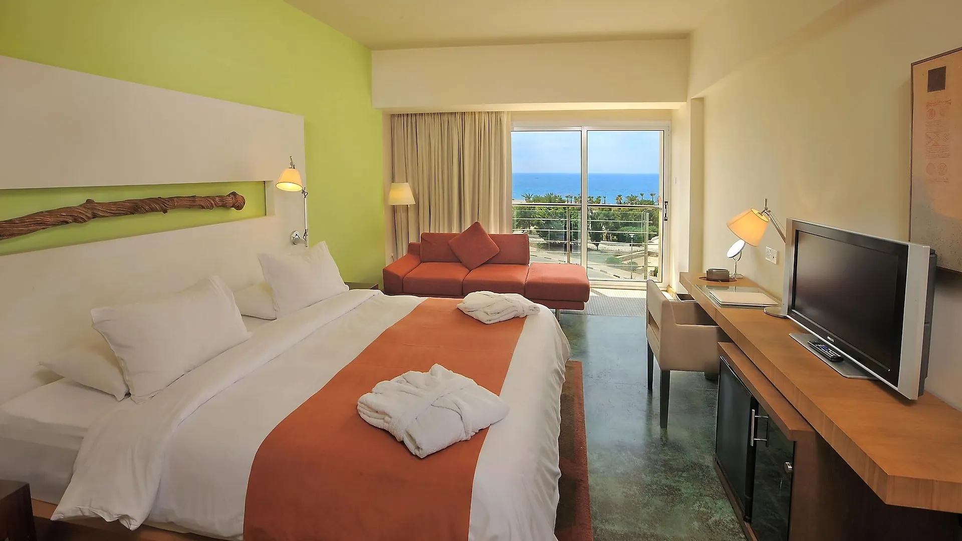 E-Hotel Larnaca Resort & Spa Perivólia Szálloda